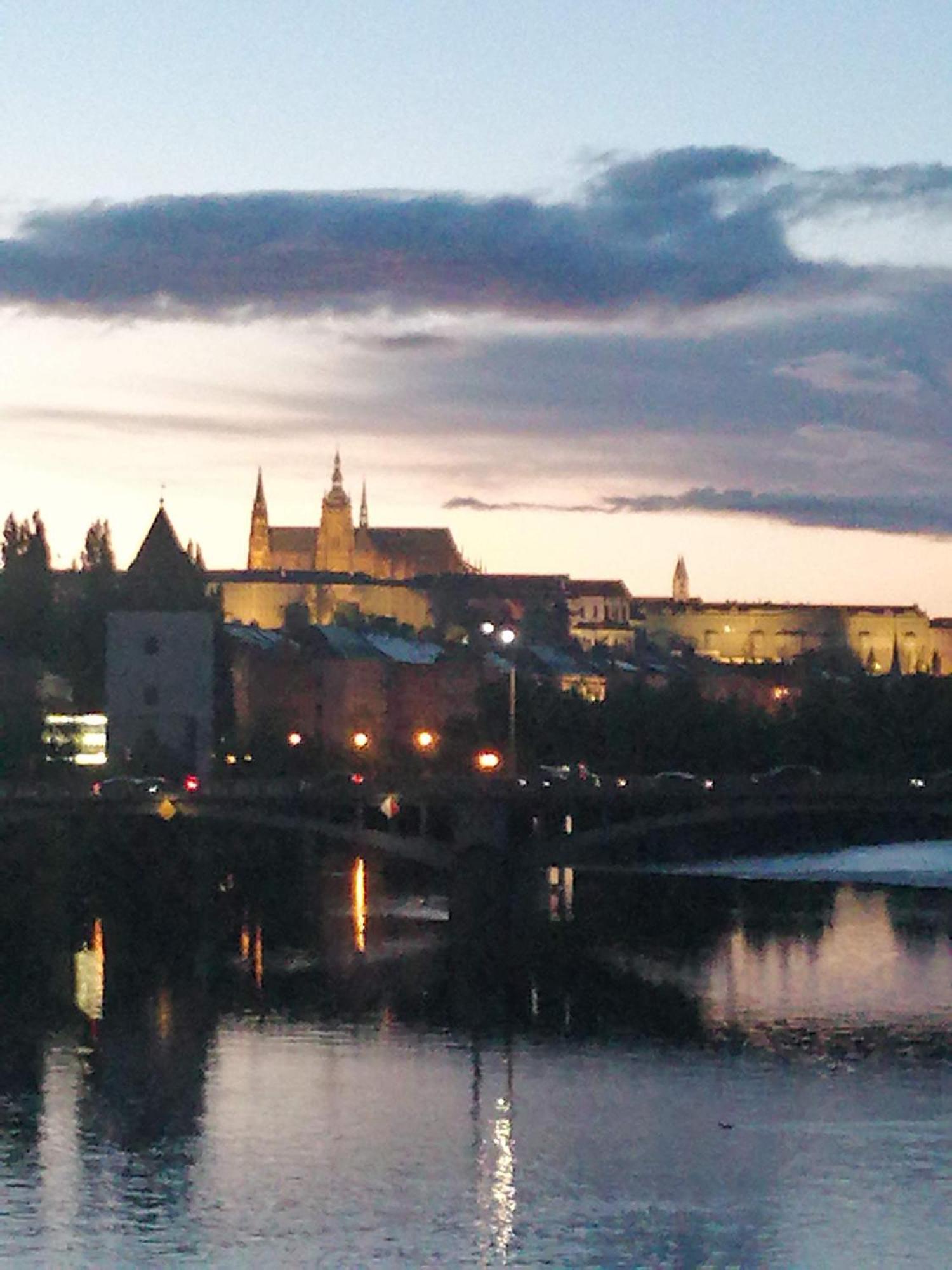 Valentinka Minutes Away From Charles Bridge Apartment Prague Luaran gambar