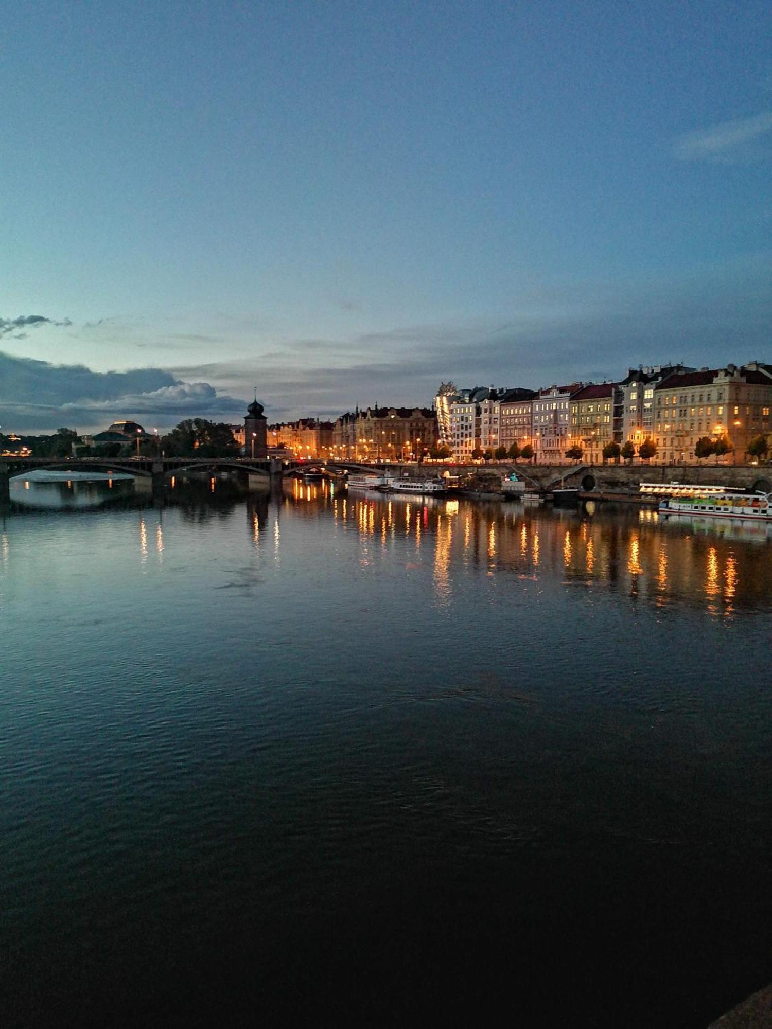 Valentinka Minutes Away From Charles Bridge Apartment Prague Luaran gambar